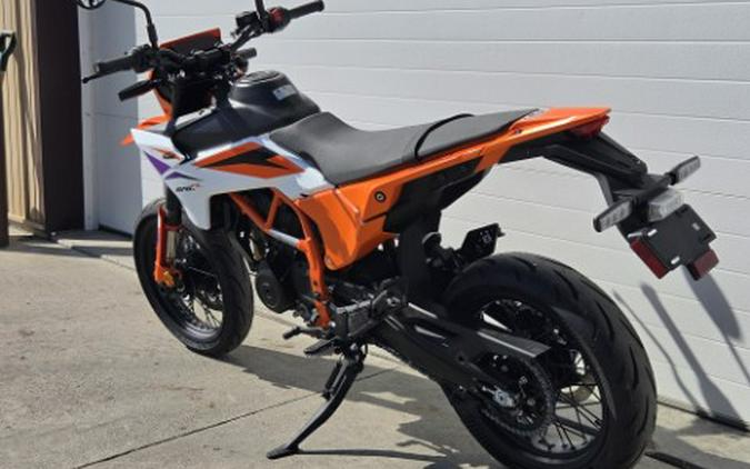 2026 KTM 390 SMC R