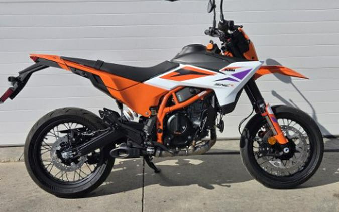 2026 KTM 390 SMC R