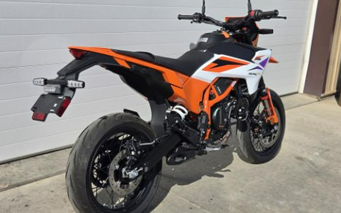 2026 KTM 390 SMC R