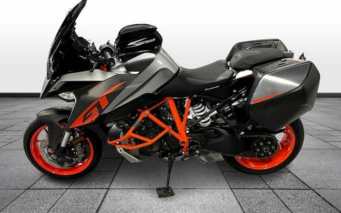 2017 KTM 1290 Super Duke GT