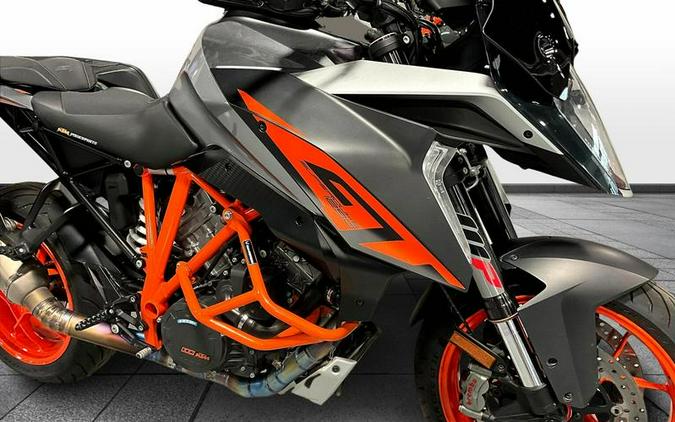 2017 KTM 1290 Super Duke GT