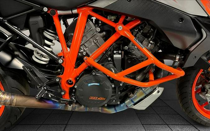 2017 KTM 1290 Super Duke GT