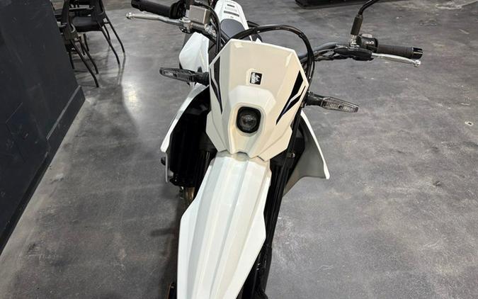2025 Suzuki DR-Z 4SM