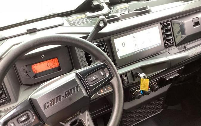 2026 Can-Am® Defender Limited CAB HD11 Desert Tan & Carbon Black