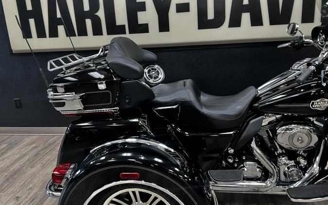 2010 Harley-Davidson® Tri Glide® Ultra Classic® Vivid Black