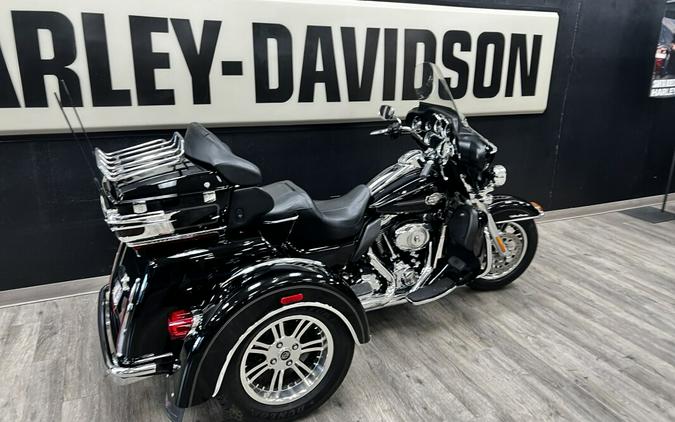 2010 Harley-Davidson® Tri Glide® Ultra Classic® Vivid Black