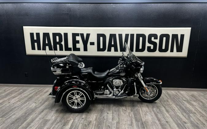 2010 Harley-Davidson® Tri Glide® Ultra Classic® Vivid Black