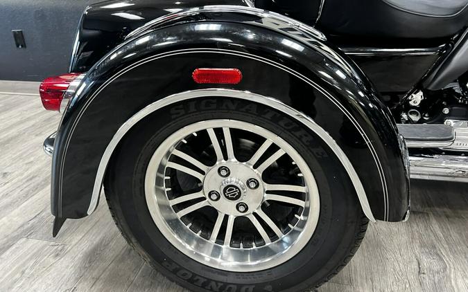 2010 Harley-Davidson® Tri Glide® Ultra Classic® Vivid Black