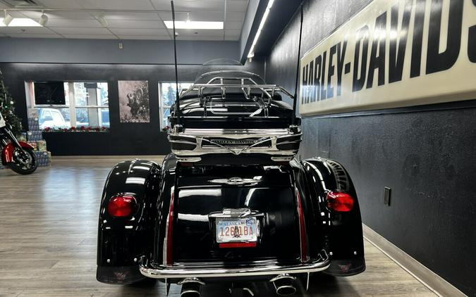 2010 Harley-Davidson® Tri Glide® Ultra Classic® Vivid Black
