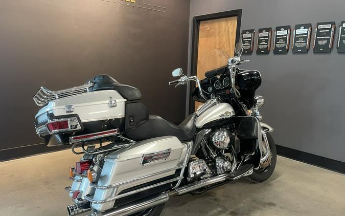 2003 Harley-Davidson® Electra Glide® Ultra Classic® 105th Anniversary Crystal Copper & Black Diamond