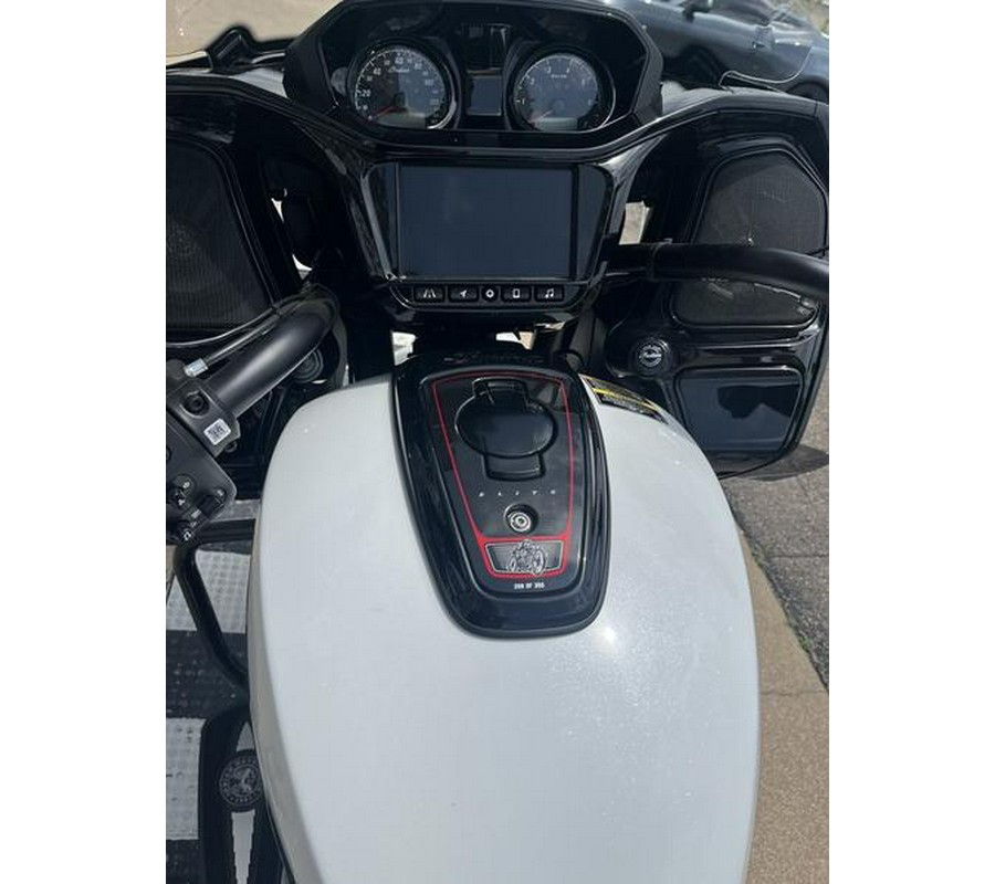 2025 Indian Motorcycle® Challenger® Elite White Crystal