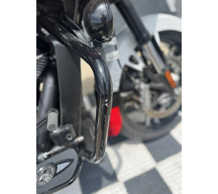 2025 Indian Motorcycle® Challenger® Elite White Crystal