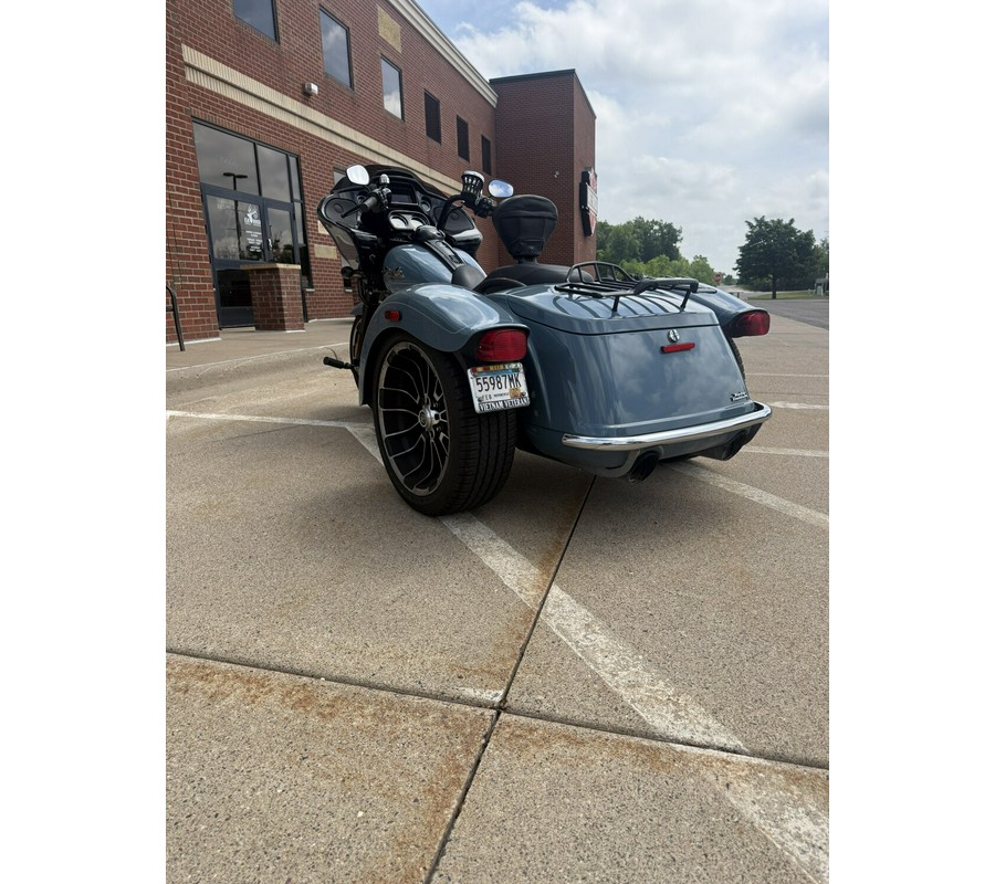 2024 Harley-Davidson Road Glide 3 Sharkskin Blue - Black Finish