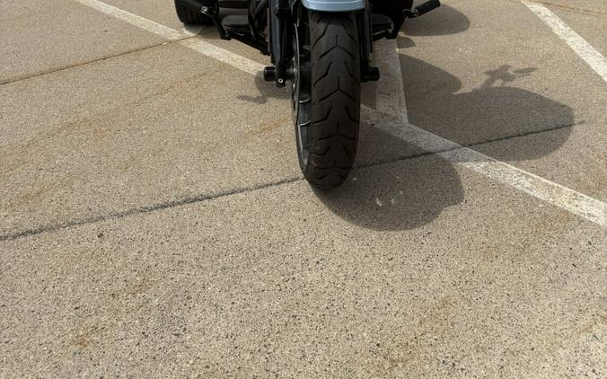 2024 Harley-Davidson Road Glide 3 Sharkskin Blue - Black Finish