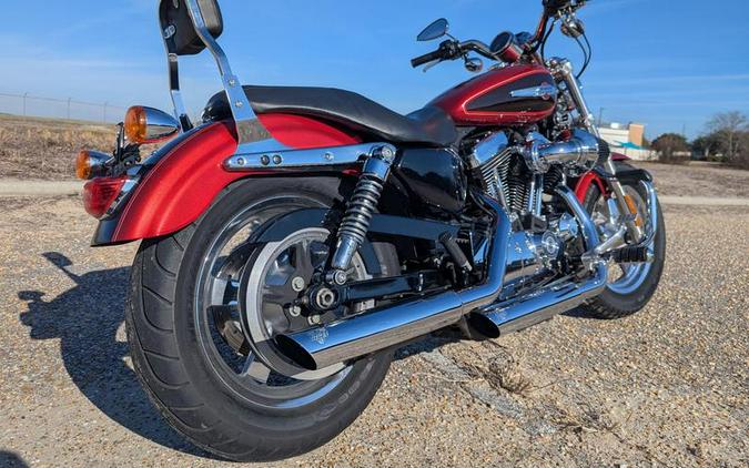 2012 Harley-Davidson® XL1200C - Sportster® 1200 Custom
