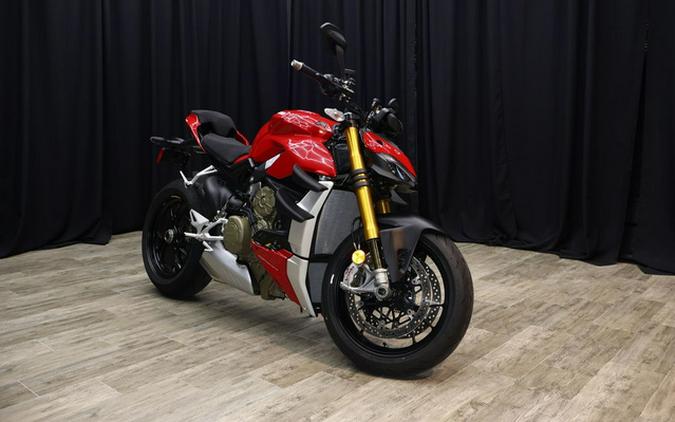 2020 Ducati Streetfighter V4 S Review (25 Fast Facts)