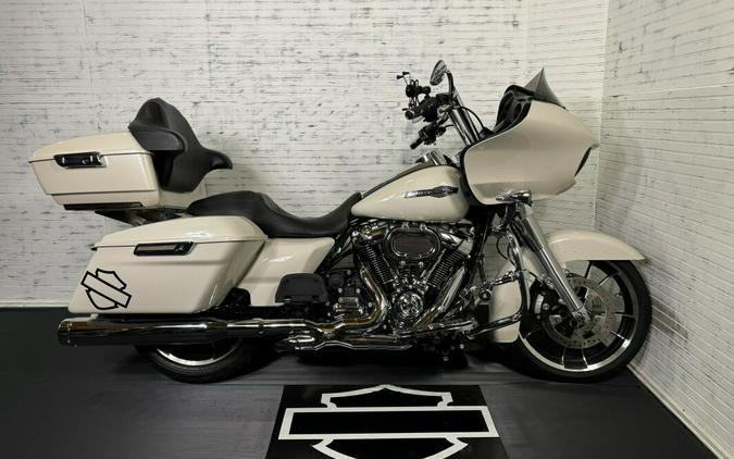 2022 Harley-Davidson Road Glide w/ Stage 2 engine, bars, and Tour Pack!