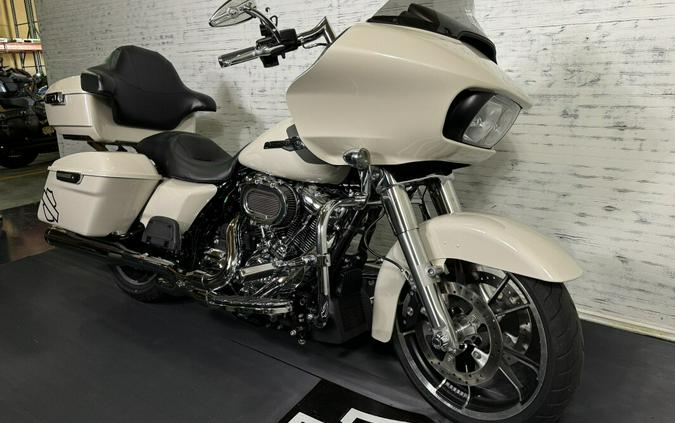 2022 Harley-Davidson Road Glide w/ Stage 2 engine, bars, and Tour Pack!