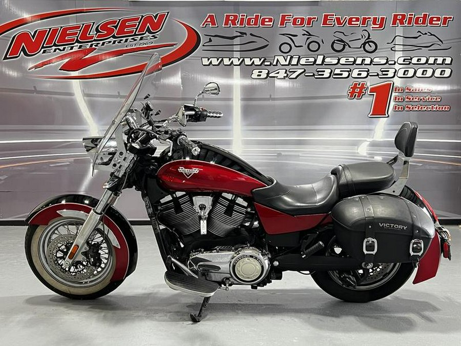 2014 Victory Motorcycles® Boardwalk™ Gloss Black Over Sunset Red Two-Tone