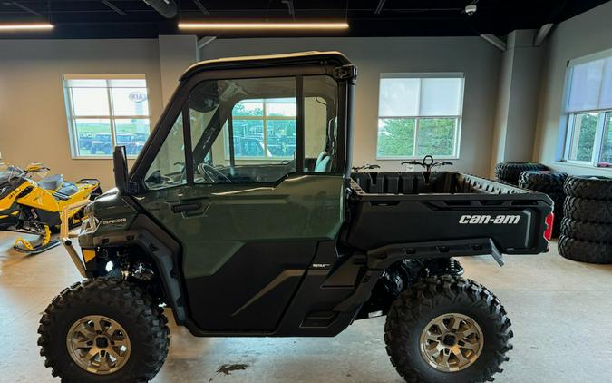 2024 Can-Am Defender DPS CAB HD9