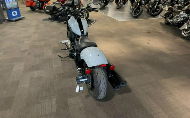 New 2025 Indian Motorcycle CHIEF BOBBER DARK HORSE