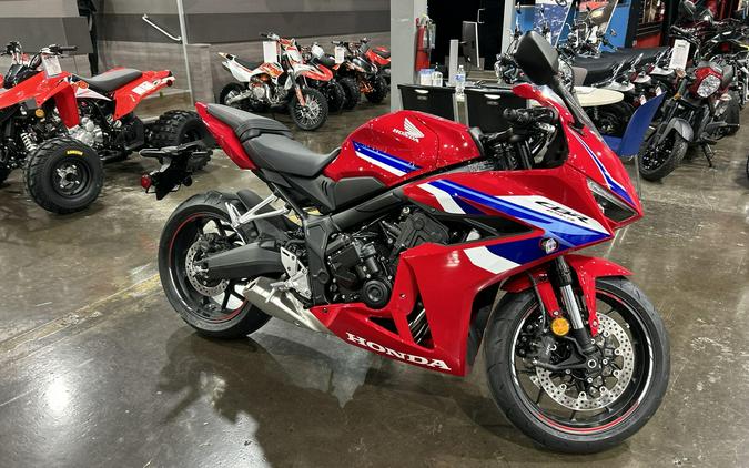2026 Honda CBR650R E-CLUTCH