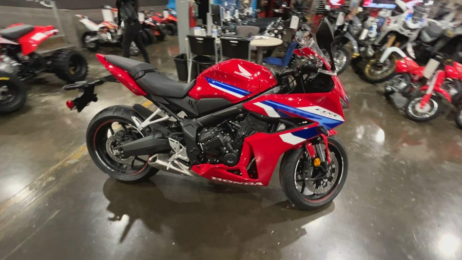 2026 Honda CBR650R E-CLUTCH