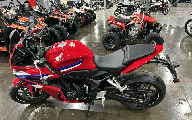 2026 Honda CBR650R E-CLUTCH