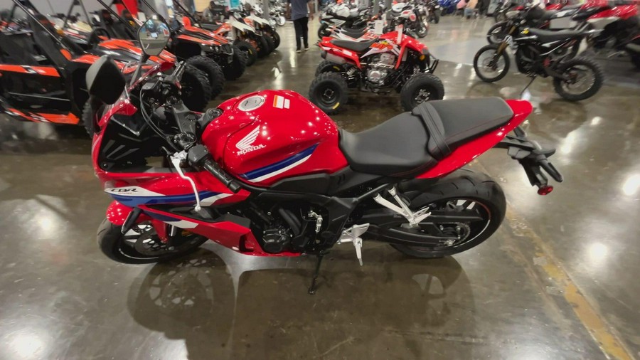 2026 Honda CBR650R E-CLUTCH