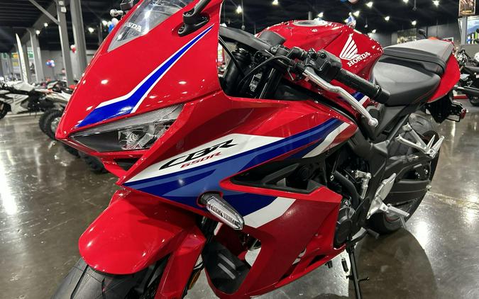 2026 Honda CBR650R E-CLUTCH