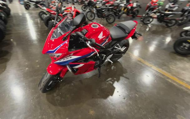 2026 Honda CBR650R E-CLUTCH