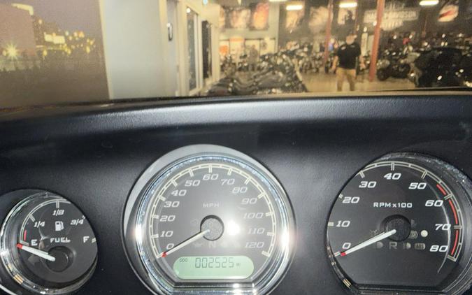 2025 Harley-Davidson Tri Glide Ultra FLHTCUTG