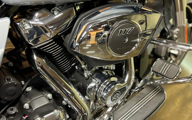 FLTRX 2025 Road Glide™