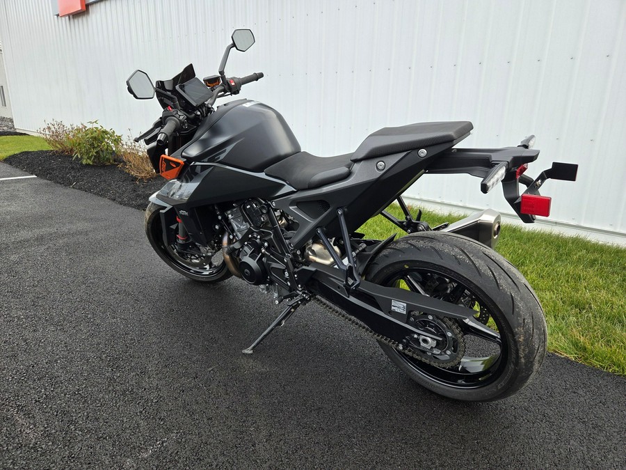 2024 KTM DUKE 990