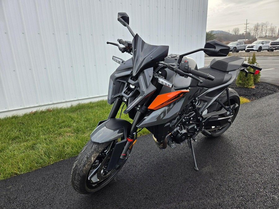 2024 KTM DUKE 990