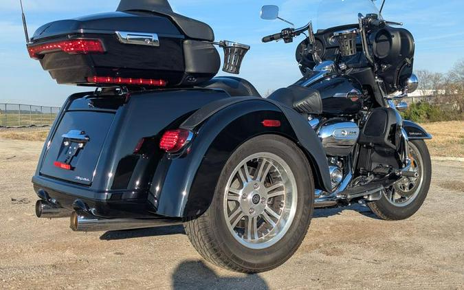 2022 Harley-Davidson® FLHTCUTG - Tri Glide® Ultra