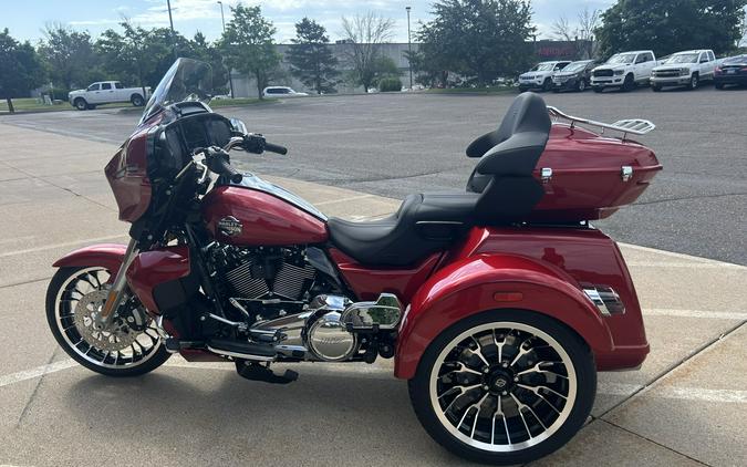 2026 Harley-Davidson Street Glide 3 Limited Brilliant Red Chrome Trim