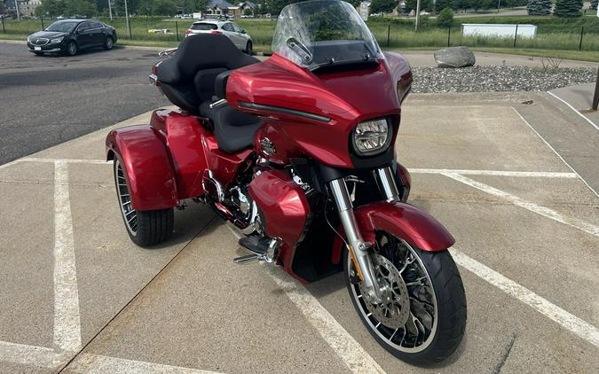 2026 Harley-Davidson Street Glide 3 Limited Brilliant Red Chrome Trim