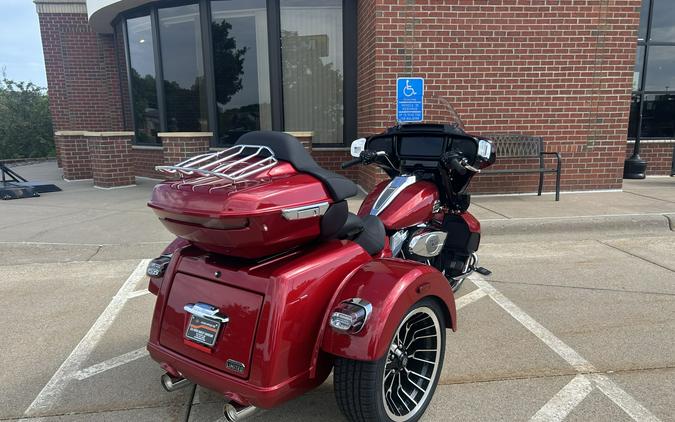 2026 Harley-Davidson Street Glide 3 Limited Brilliant Red Chrome Trim