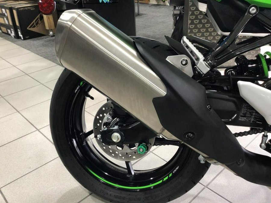 2024 Kawasaki Ninja® ZX™-4RR ABS KRT Edition ABS