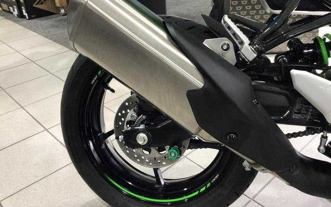 2024 Kawasaki Ninja® ZX™-4RR ABS KRT Edition ABS