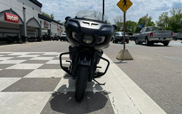 2024 Indian Motorcycle Challenger Dark Horse® with PowerBand Audio Package