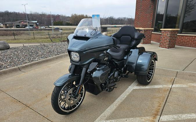 2026 Harley-Davidson Street Glide 3 Limited Iron Horse Metallic Chrome Trim