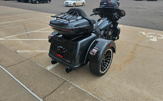 2026 Harley-Davidson Street Glide 3 Limited Iron Horse Metallic Chrome Trim