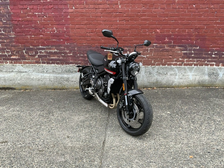 2023 Triumph SAPPHIRE BLACK