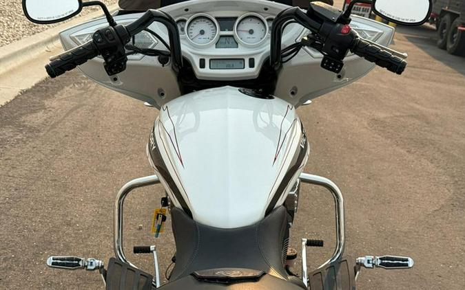 2017 Victory Motorcycles® MAGNUM X1,PRL WT/PLT OLY & EL RED PNSTP,49S