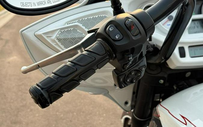 2017 Victory Motorcycles® MAGNUM X1,PRL WT/PLT OLY & EL RED PNSTP,49S