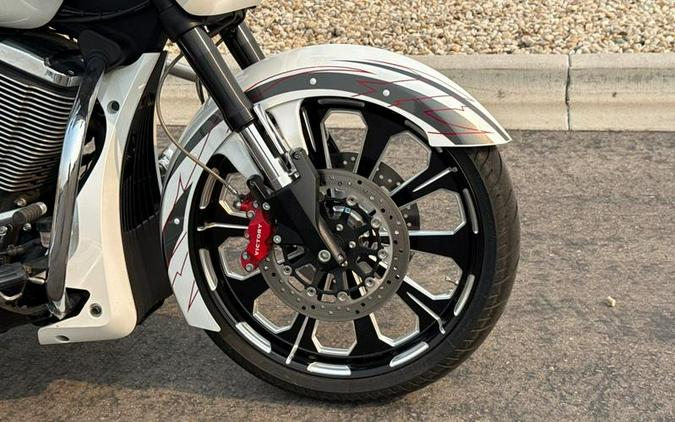 2017 Victory Motorcycles® MAGNUM X1,PRL WT/PLT OLY & EL RED PNSTP,49S