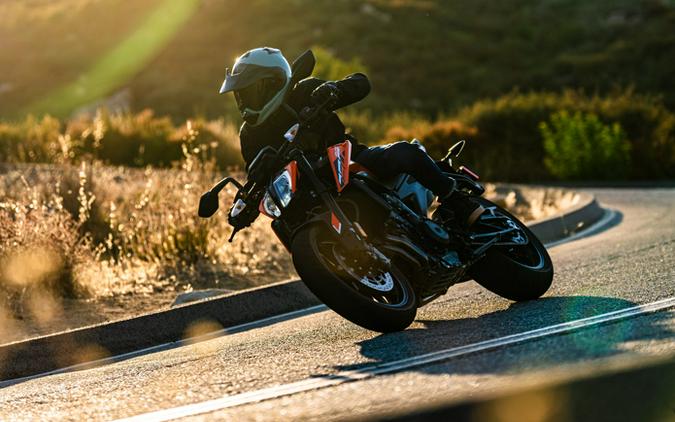 2024 KTM 790 Duke Review