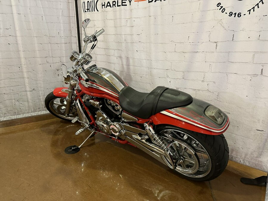 2006 Harley-Davidson V-Rod® VRSCA Scarlet Red Pearl/Dark Slate with Flame graphic